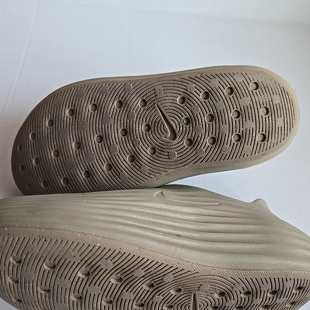 Nike ReactX Rejuven8 Khaki Kids 7Y MENS 7 WOMENS 8 GREAT CONDITION - Picture 4 of 10